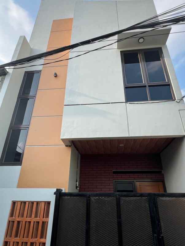 dijual rumah utan kayu matraman jakarta
