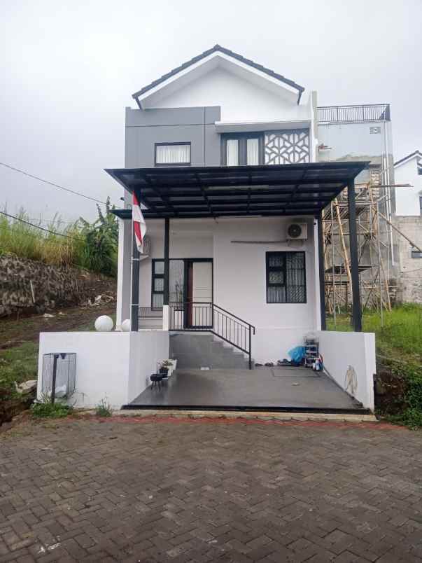 dijual rumah villa dekat lembang sisa 20 unit lagi