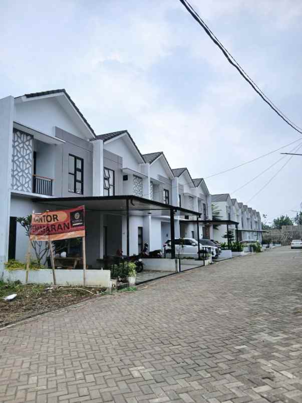 dijual rumah villa dekat lembang sisa 20 unit lagi