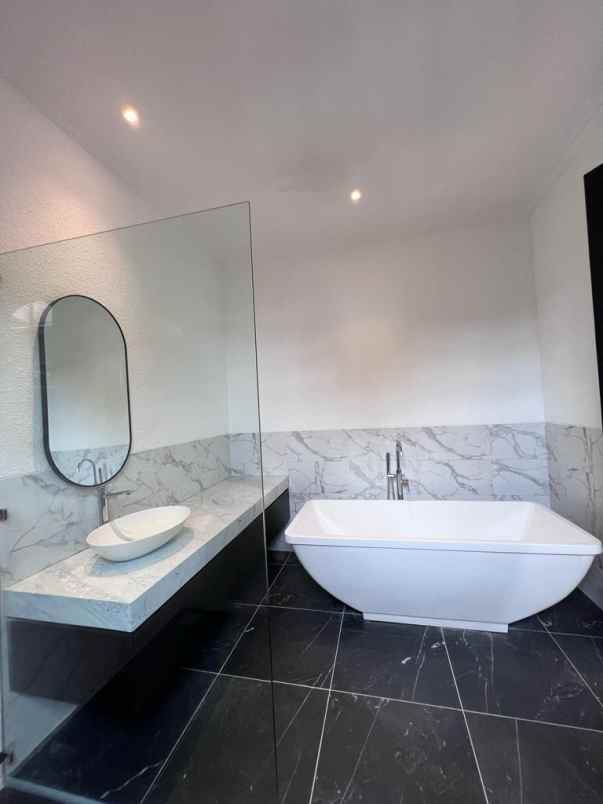 dijual rumah villa delima karang tengah