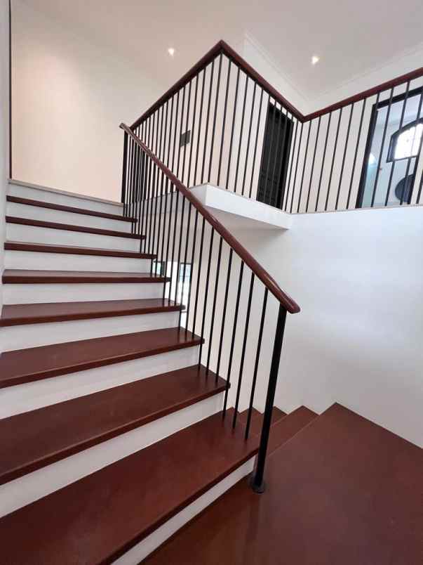 dijual rumah villa delima karang tengah