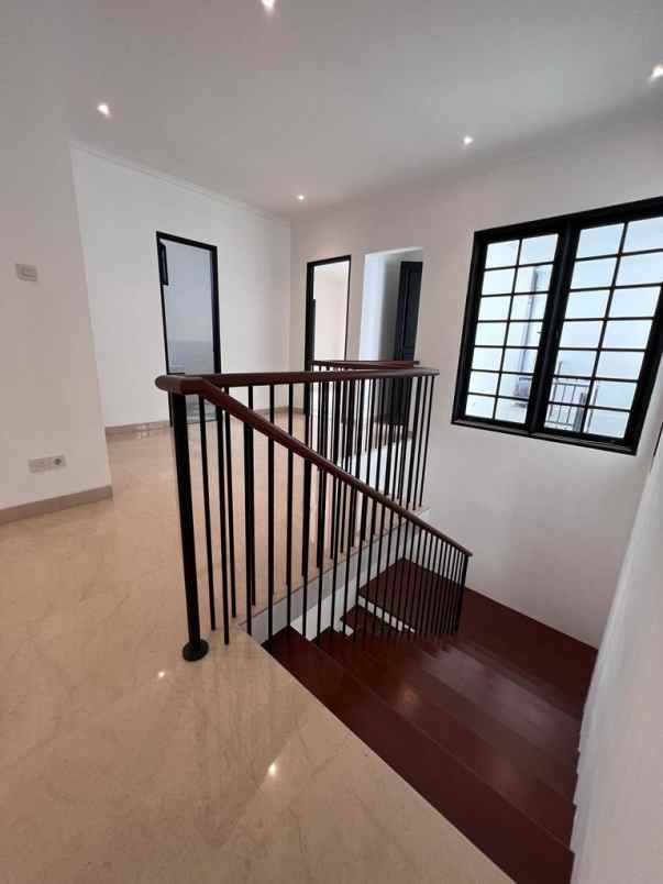 dijual rumah villa delima karang tengah