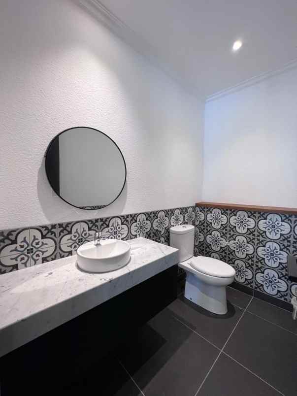 dijual rumah villa delima karang tengah