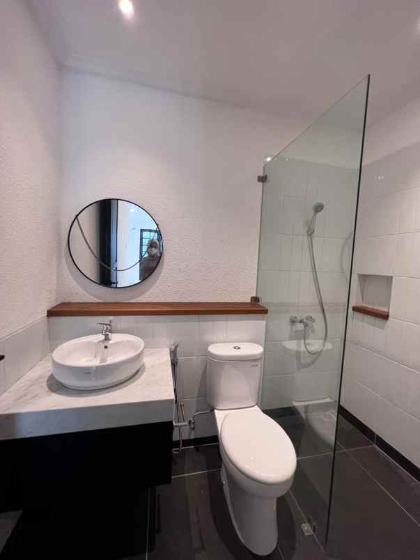 dijual rumah villa delima karang tengah