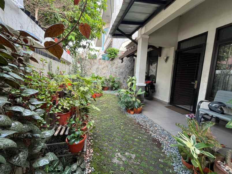 dijual rumah villa melati mas nyaman untuk tinggal