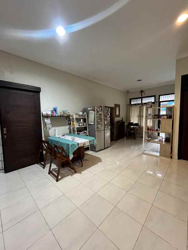 dijual rumah villa melati mas nyaman untuk tinggal