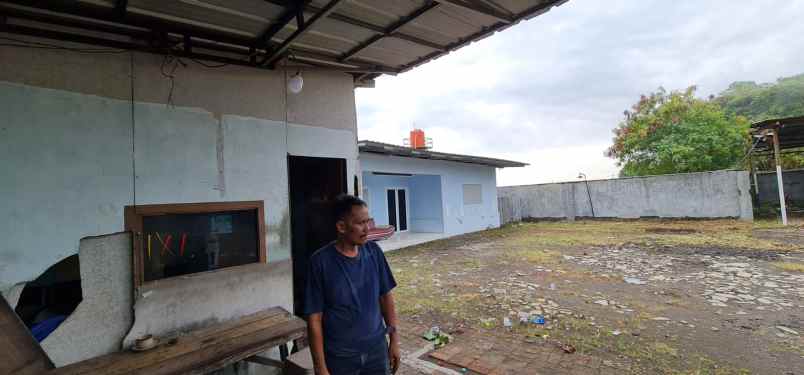 dijual tanah ada gudang nya