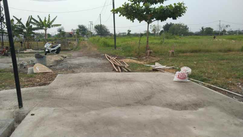 dijual tanah jalan desa srijaya