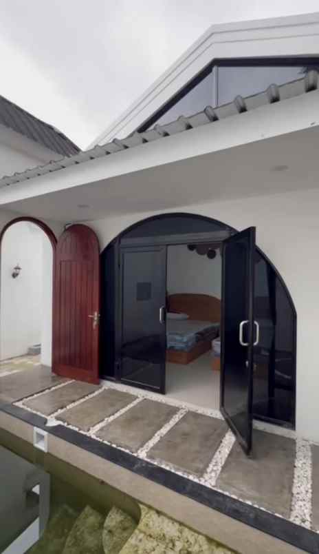 dijual unit villa oasis montana 2