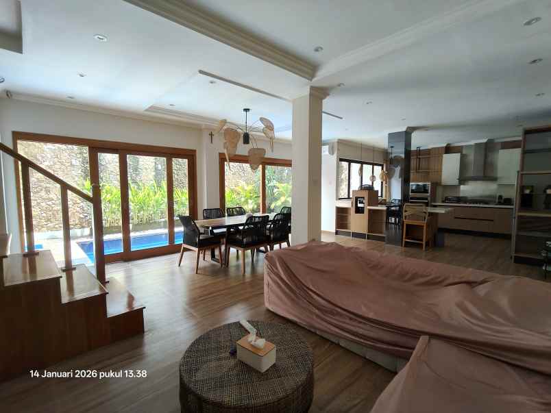 dijual villa canggu badung bali