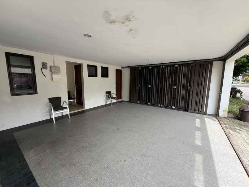 dijual villa ciawi gadog