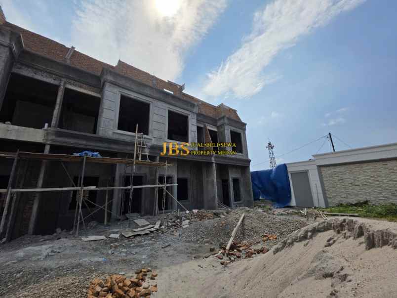 dijual villa de castillo residence