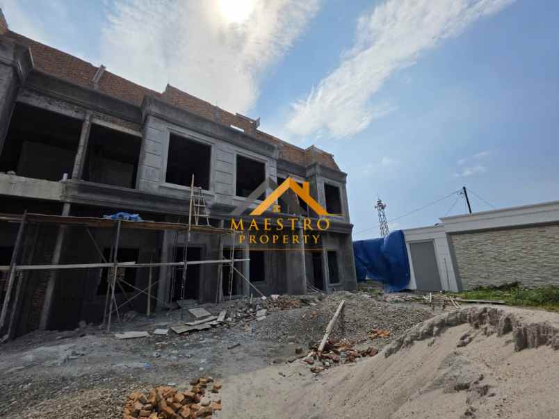 dijual villa de castillo residence