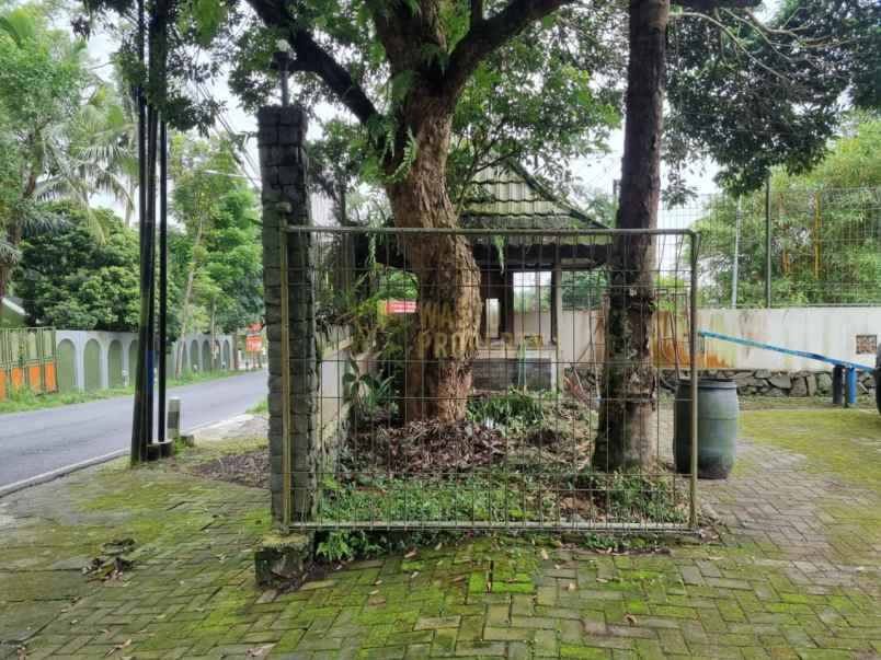 dijual villa hargobinangun