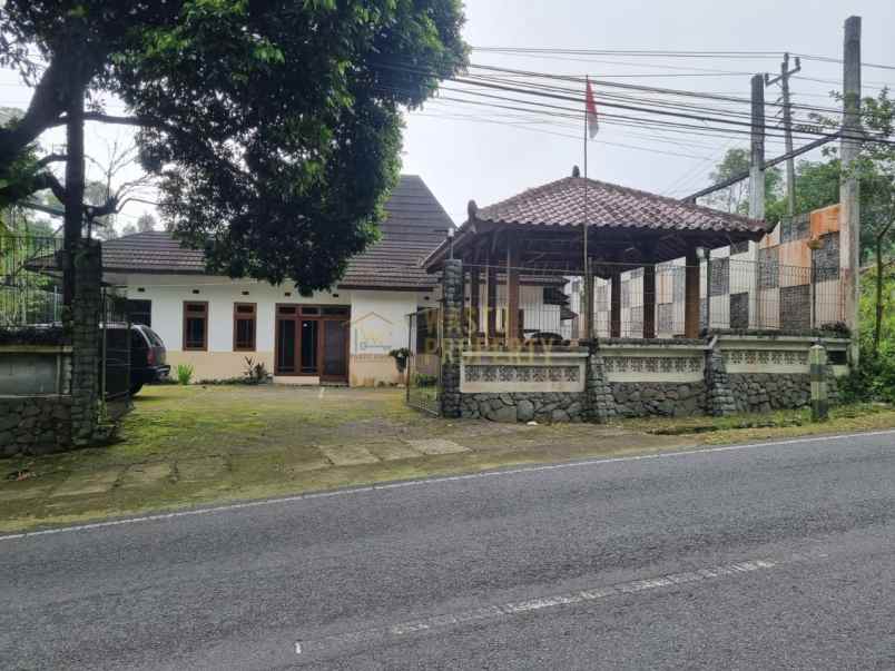 dijual villa hargobinangun