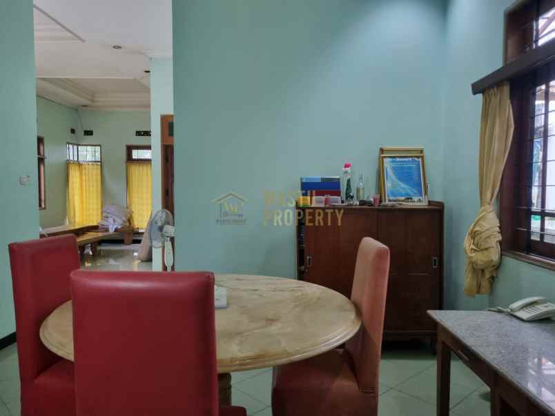 dijual villa hargobinangun