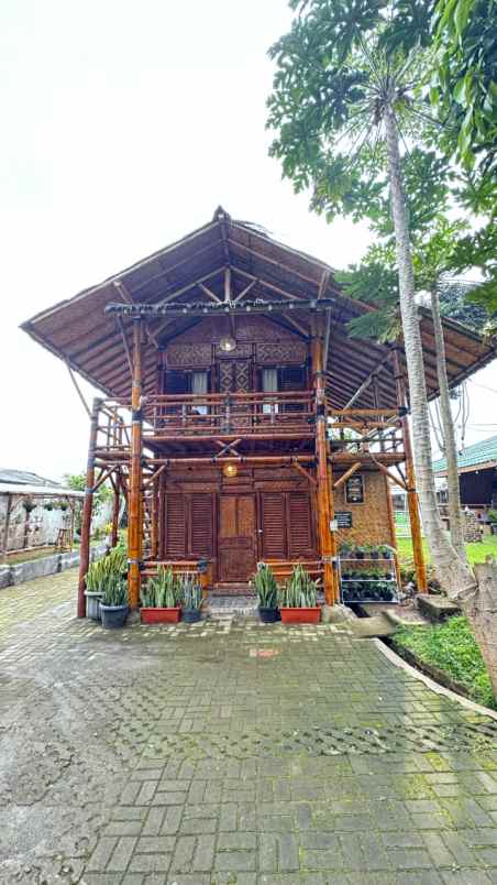 dijual villa jl lembang