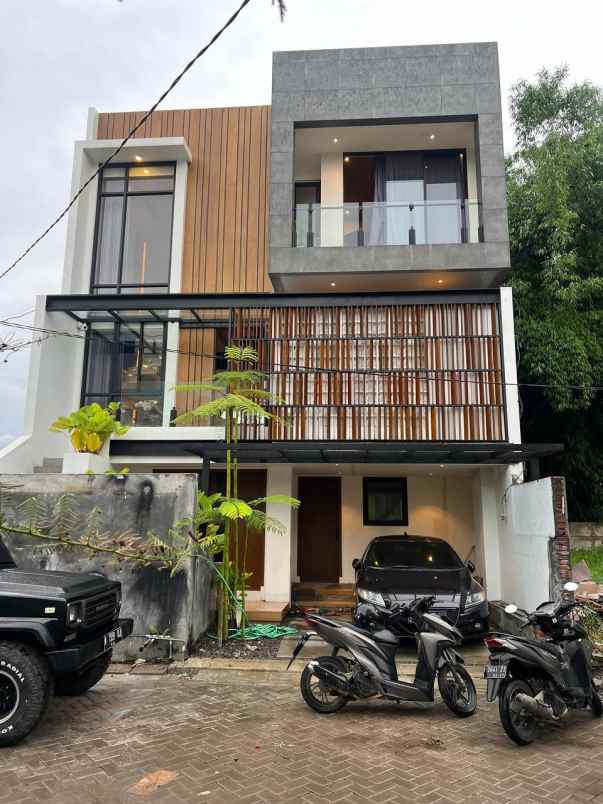 dijual villa mewah di kota batu
