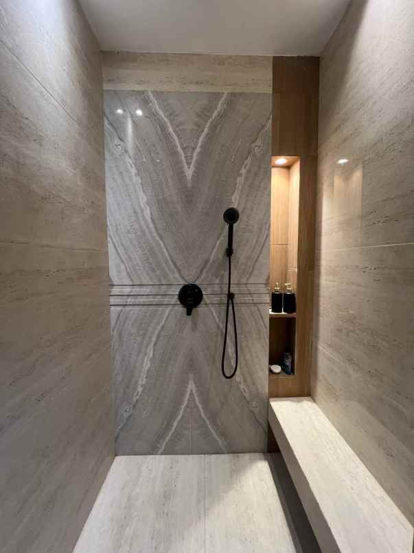 dijual villa mewah di kota batu