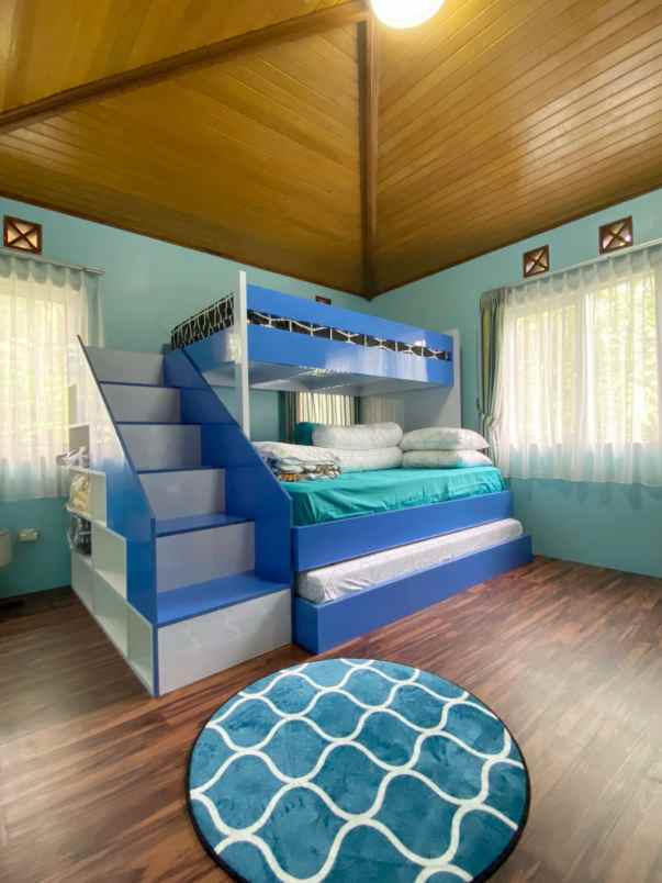dijual villa puncak