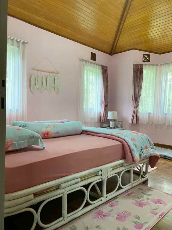 dijual villa puncak