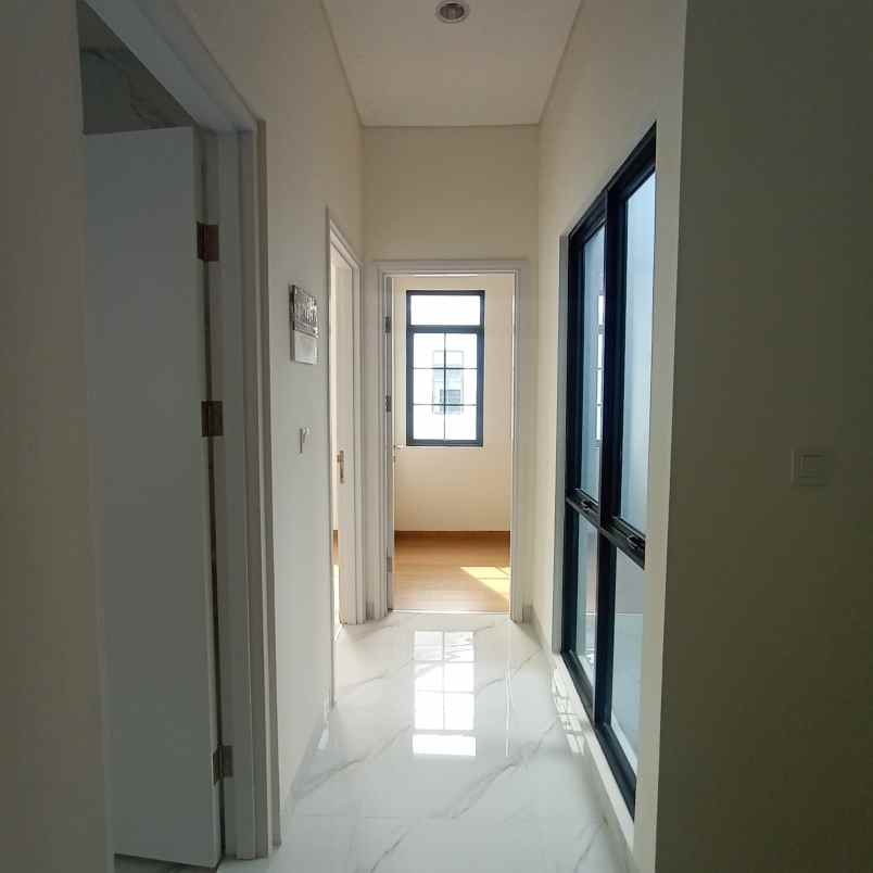 disewa rumah hook viridia lavon swan city tangerang