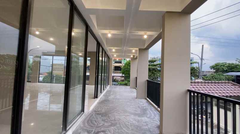 disewakan gedung ruko baru di raya mulyosari