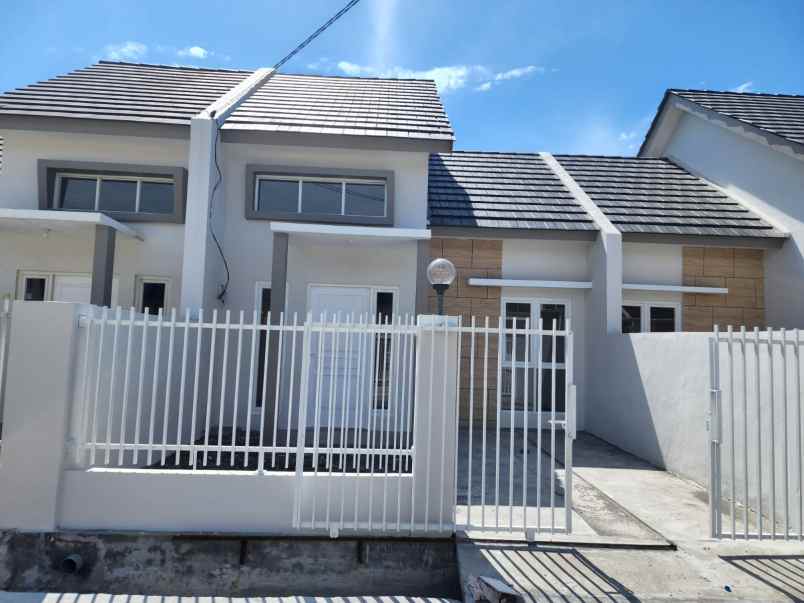 disewakan rumah alana regency tambak cemandi