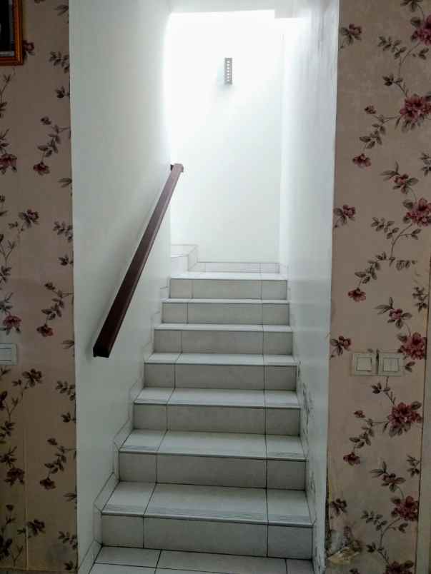 disewakan rumah cluster alamanda jgc