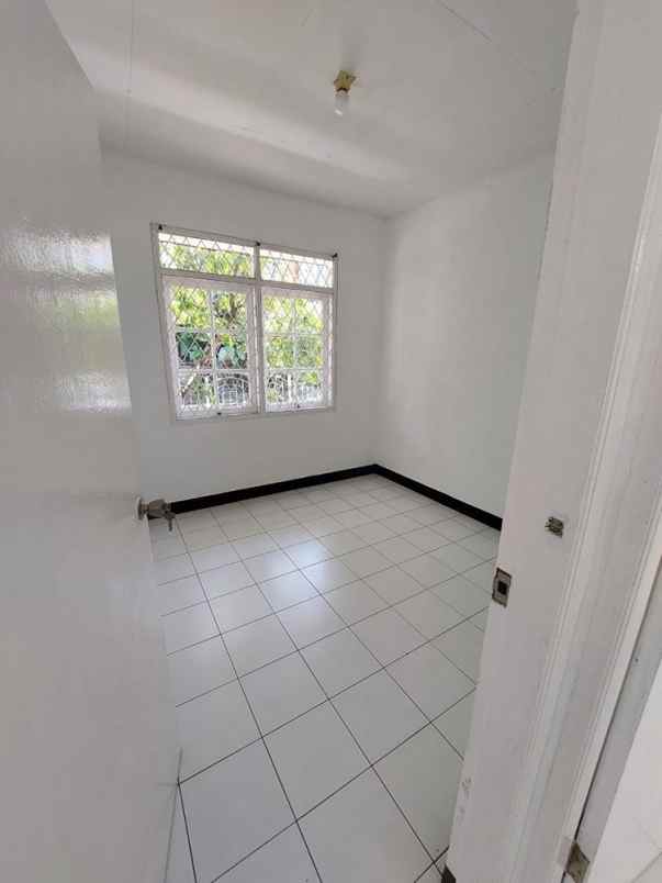 disewakan rumah ice skating
