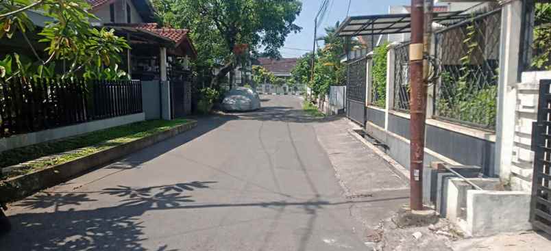 disewakan rumah jalan golf