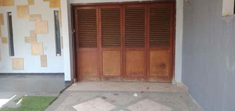 disewakan rumah jalan golf