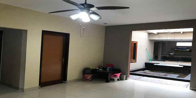 disewakan rumah jalan golf