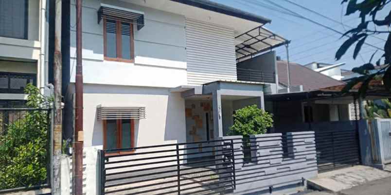disewakan rumah jalan golf