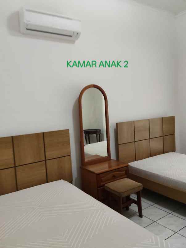 disewakan rumah jl raya kebayoran baru