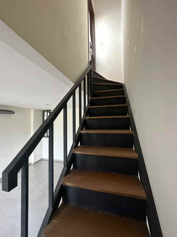 disewakan rumah suvarna sutera cluster