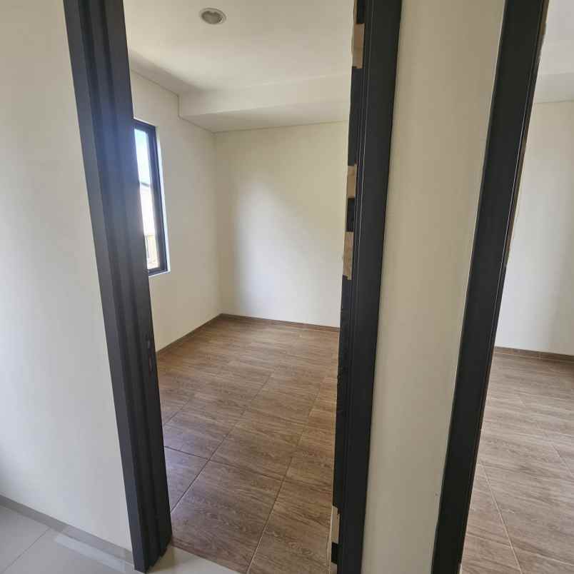 disewakan rumah suvarna sutera cluster astha