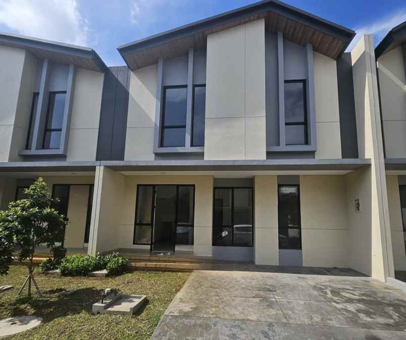 disewakan rumah suvarna sutera cluster astha