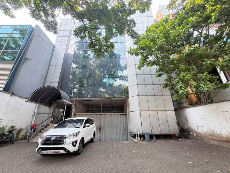 gedung kantor kebon sirih menteng jakarta selatan
