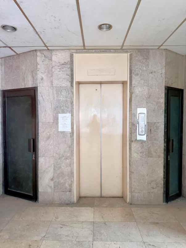 gedung kantor kebon sirih menteng jakarta selatan