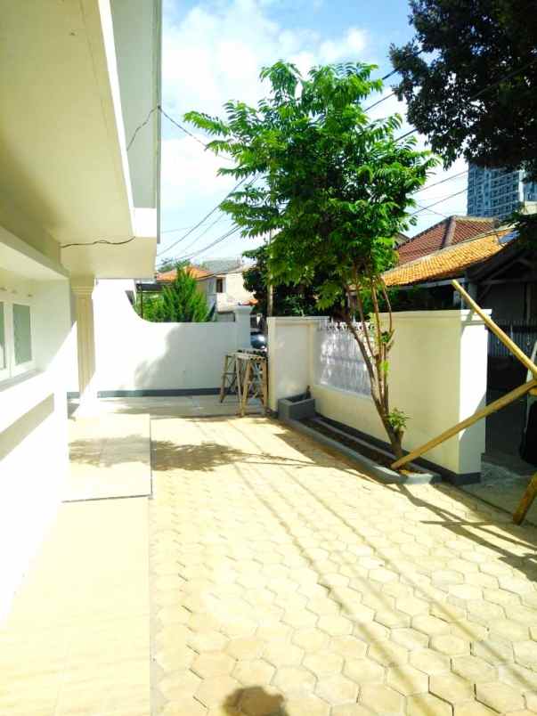 jl kelinkit 1 lantai uf ines