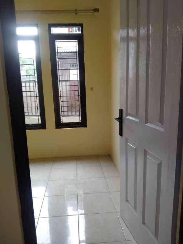 jual bu rumah mainroad cibeber 10 menit kampus unjani