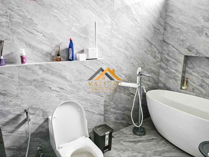 jual cepat rumah komplek givency one type channel