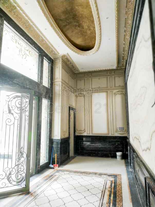 jual rumah klasik super mewah dengan lift di pondok