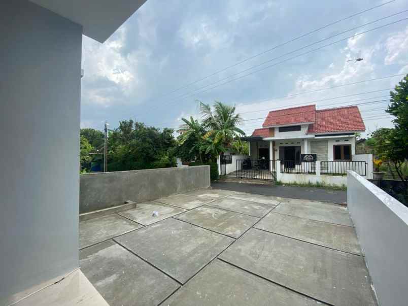 jual rumah konsep scandinavian dekat pasar godean