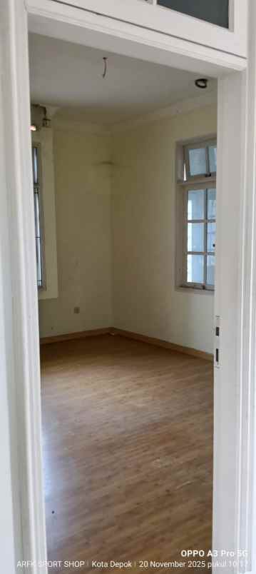 jual rumah mewah dengan kolam renang di cibubur