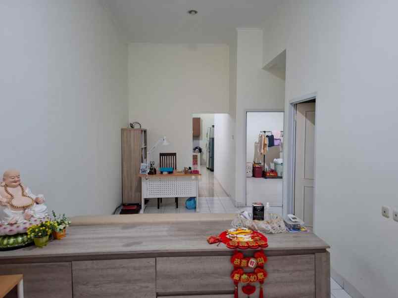 jual rumah semi furnished taman surya 3 jak bar