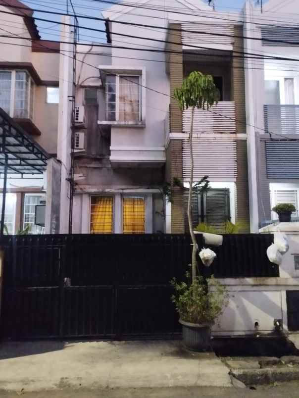 jual rumah taman palem lestari jak bar