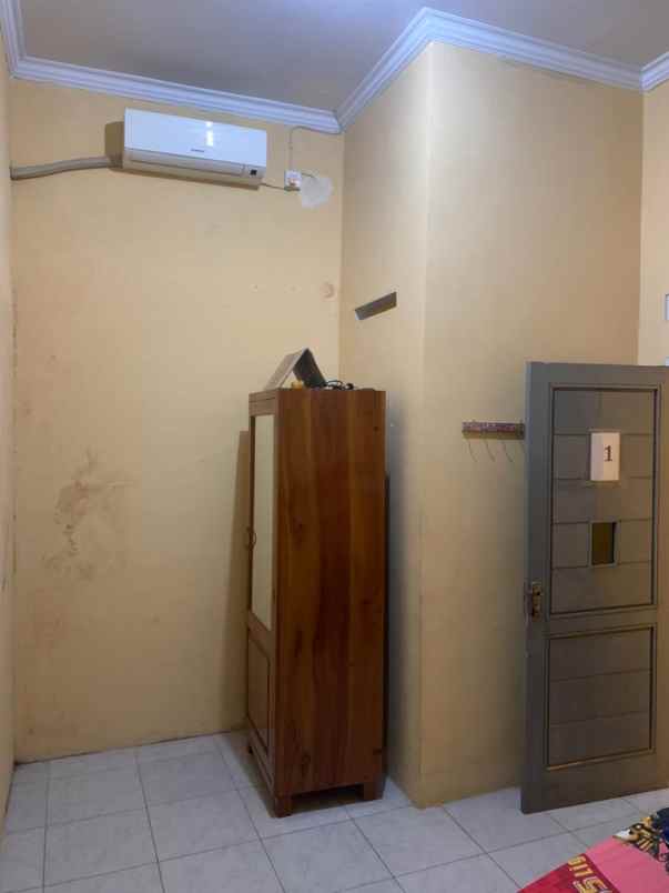 kost an aktiv dua lantai tengah kota