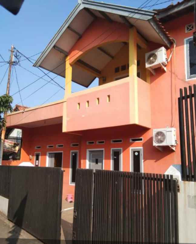 kost an aktiv dua lantai tengah kota